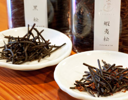 黒松（60g）、蝦夷松（60g）各2,100円（税込）